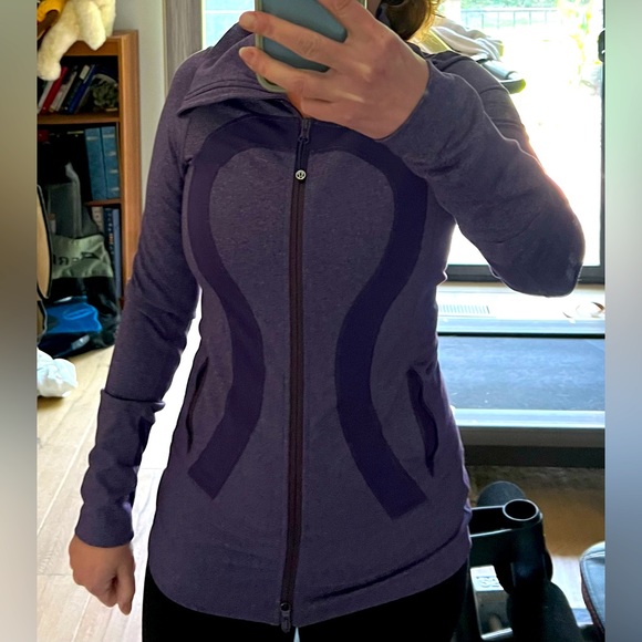 Lululemon purple full zip sweatshirt in size 4 - Picture 4 of 10